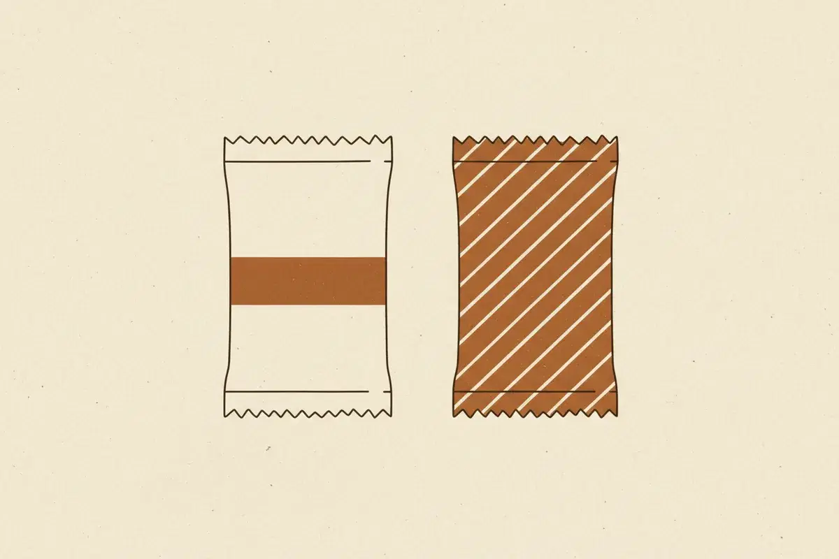 Illustration of a white sugar packet and a blue sugar substitute packet